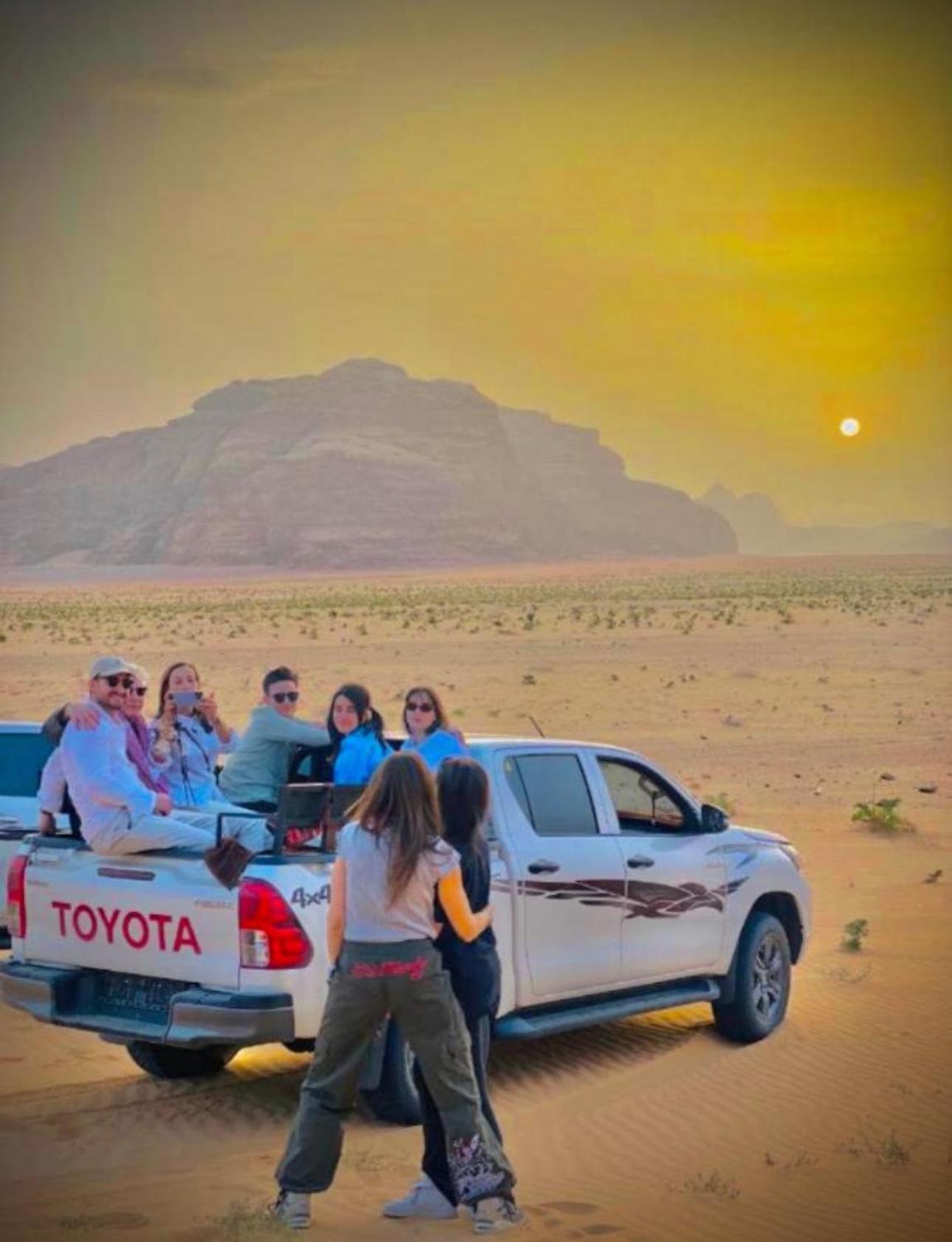 Rum Mountain Luxury Camp Aparthotel Wadi Rum Buitenkant foto